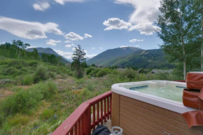 Hot Tub and Mtn Views Keystone Getaway!